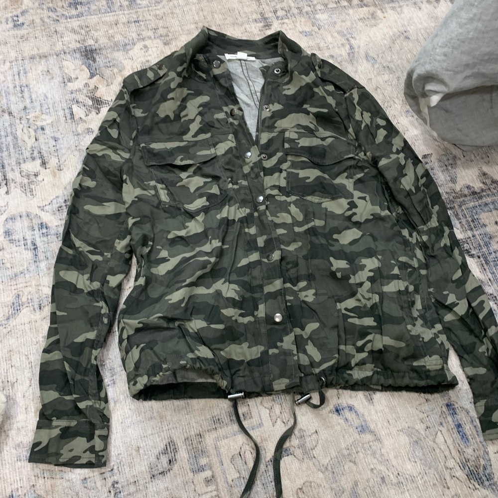 Like New Full Zip Camo Jacket